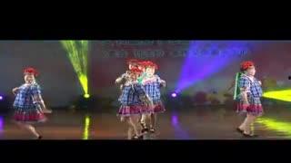 简单成人道具群舞视频,成人群舞魅力四溢