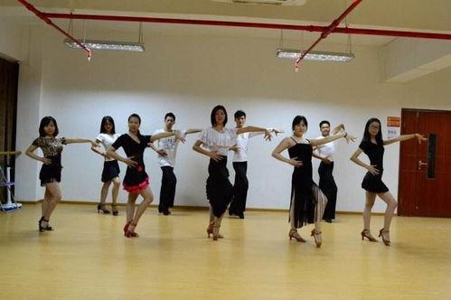 雷山成人拉丁舞视频,激情四溢，舞动人生