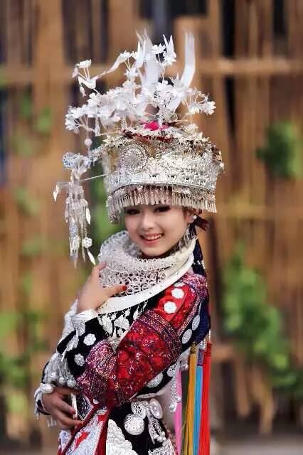 苗族成人女子剧目视频,传承千年文化的视觉盛宴